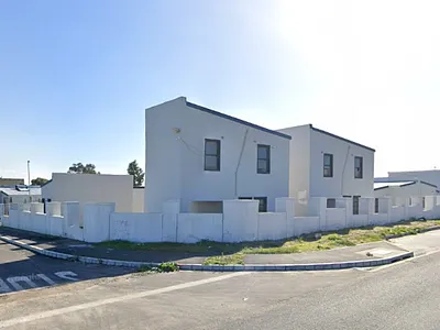 2 Bedroom House For Sale in Blue Downs - img