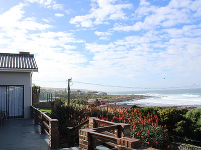 4 Bedroom House For Sale in Stilbaai - img
