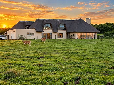 4 Bedroom House For Sale in Stilbaai West, Stilbaai - PQrA.webp