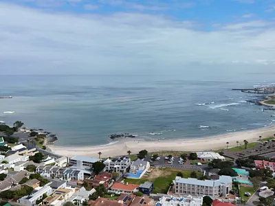 6 Bedroom House For Sale in Gordons Bay - IYsG.webp