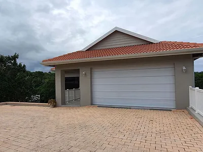 4 Bedroom House For Sale in Margate - img