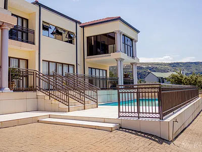 8 Bedroom House For Sale in Clarens - Nw2d.webp