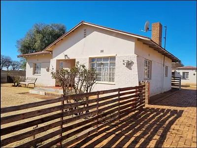 3 Bedroom House For Sale in Carletonville - 3thf.webp