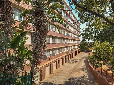 2 Bedroom Apartment For Sale in Pretoria - img