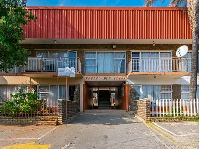 2 Bedroom Apartment For Sale in Krugersdorp - XmJx.webp