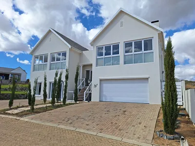 6 Bedroom House For Sale in Malmesbury - H6VN.webp