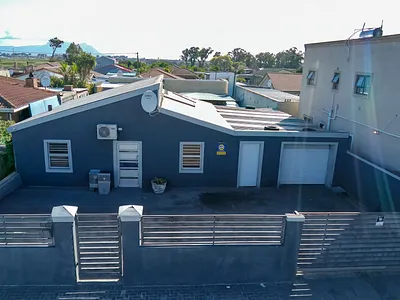 2 Bedroom House For Sale in Kuils River - rDq8.webp
