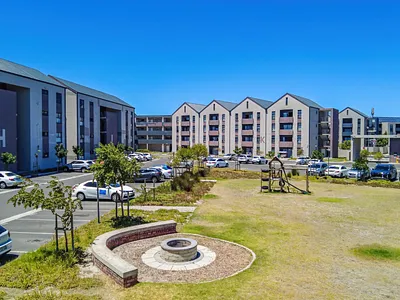 2 Bedroom Apartment For Sale in Blouberg - b1zK.webp