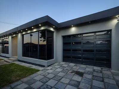 3 Bedroom House For Sale in Goodwood - vb2H.webp