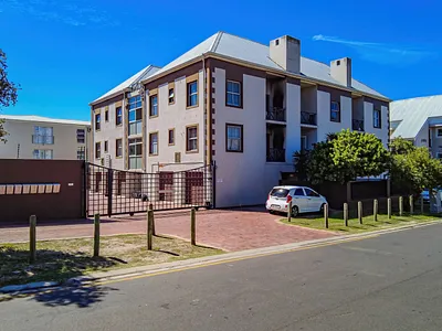 3 Bedroom Apartment For Sale in Durbanville - jEuE.webp