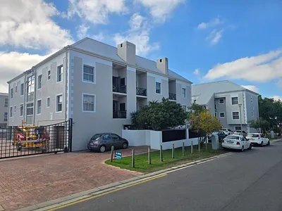 3 Bedroom Apartment For Sale in Durbanville - qtq4.webp