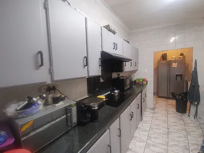 4 Bedroom House To Rent in Vereeniging - img