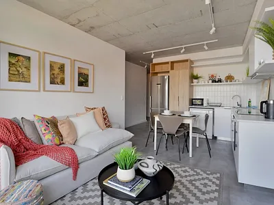 2 Bedroom Apartment For Sale in Cape Town - exTw.webp