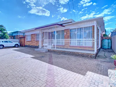 3 Bedroom House For Sale in Germiston - cHXN.webp