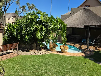1 Bedroom Townhouse For Sale in Sandton - Nr1j.webp