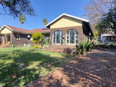 4 Bedroom House For Sale in Brits - irs0.webp