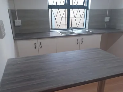 1 Bedroom Apartment To Rent in Cape Town - img