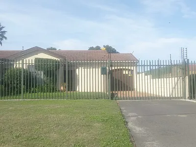 3 Bedroom House To Rent in Milnerton - img