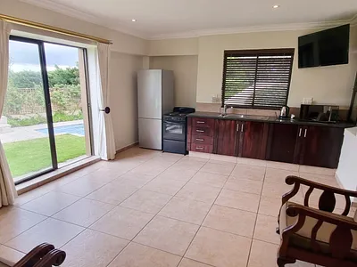 2 Bedroom Apartment To Rent in Bel'aire, Somerset West - img