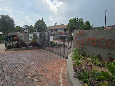 2 Bedroom Townhouse To Rent in Sandton - img