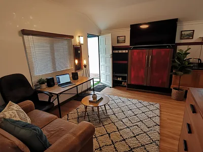0.5 Bedroom Apartment To Rent in Cape Town - img
