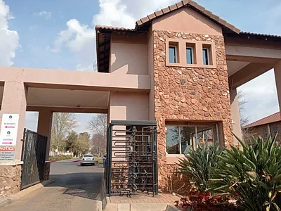 3 Bedroom Townhouse To Rent in Pretoria - guM7.webp