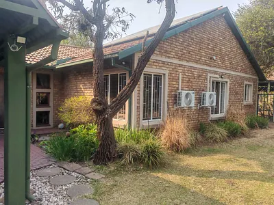 5 Bedroom House For Sale in Centurion - vqE2.webp