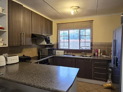 2 Bedroom Apartment For Sale in Pretoria - img