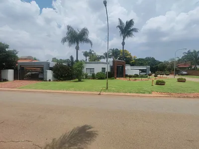 5 Bedroom House For Sale in Eldoraigne, Centurion - img