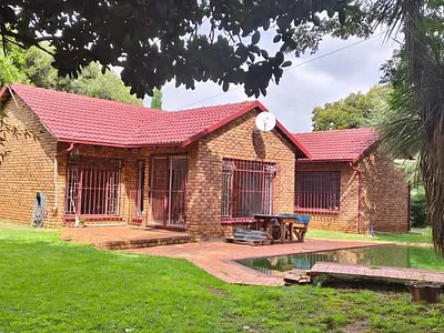 3 Bedroom House For Sale in Springs - LeIw.webp
