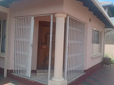 3 Bedroom House For Sale in Pretoria - RVy4.webp