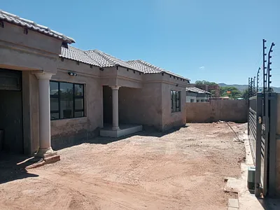 4 Bedroom House For Sale in Mokopane - v6qe.webp