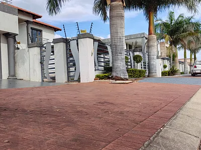 6 Bedroom House For Sale in Polokwane - PyAu.webp