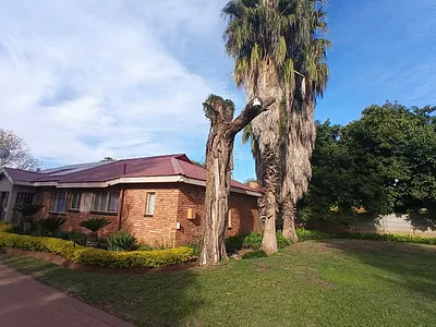 4 Bedroom House For Sale in Marble Hall - 2pSG.webp