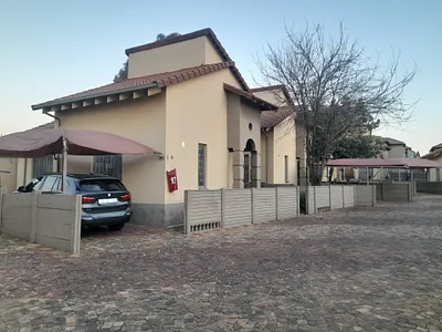 3 Bedroom Townhouse For Sale in Johannesburg - img