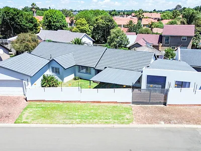 4 Bedroom House For Sale in Benoni - img