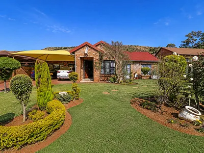 4 Bedroom House For Sale in Akasia - RToL.webp