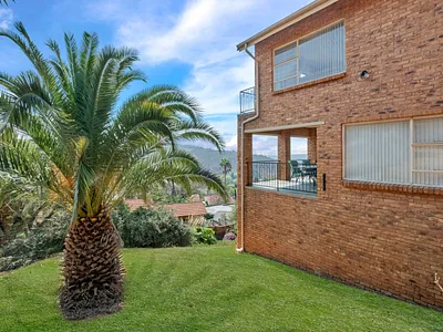 4 Bedroom House For Sale in Roodepoort - RfY8.webp