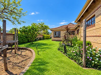2 Bedroom Townhouse For Sale in Louis Trichardt - Pnqt.webp