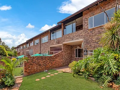 3 Bedroom Townhouse For Sale in Randburg - cHHY.webp