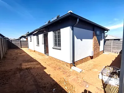 2 Bedroom House To Rent in Pretoria - ghwY.webp