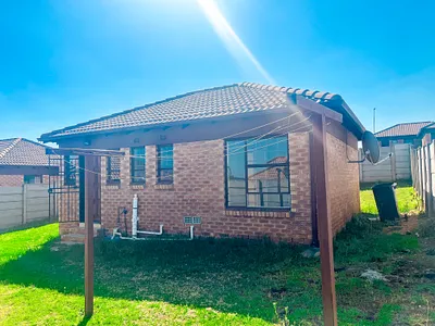 3 Bedroom House For Sale in Centurion - wKXF.webp