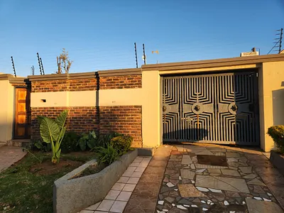 3 Bedroom House For Sale in Benoni - D35P.webp