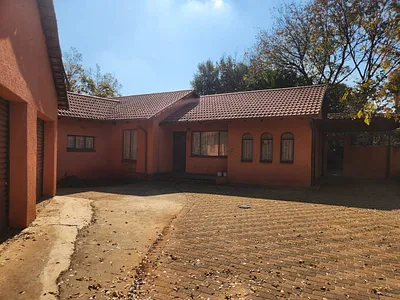 3 Bedroom House For Sale in Benoni - OI4O.webp