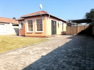 2 Bedroom House For Sale in Pretoria - FNpz.webp