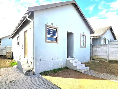 2 Bedroom House For Sale in Paarl - lmFn.webp