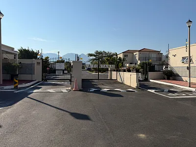 2 Bedroom Townhouse To Rent in Gordons Bay - IGS5.webp