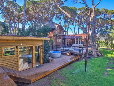 5 Bedroom House For Sale in Somerset West - KzyU.webp