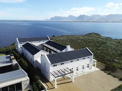 5 Bedroom House For Sale in Hermanus - 9t51.webp