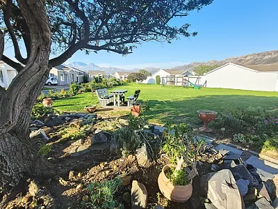 3 Bedroom House For Sale in Gordons Bay - X4l7.webp